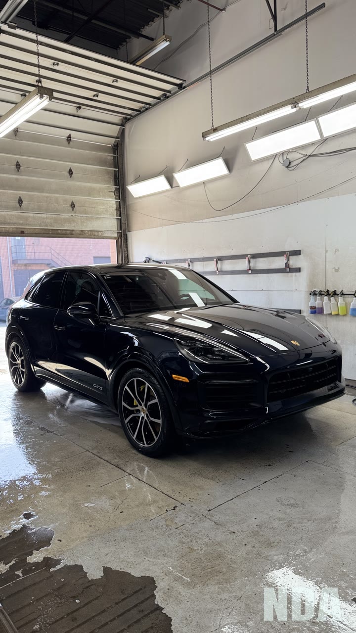 black Porsche Cayenne GTS