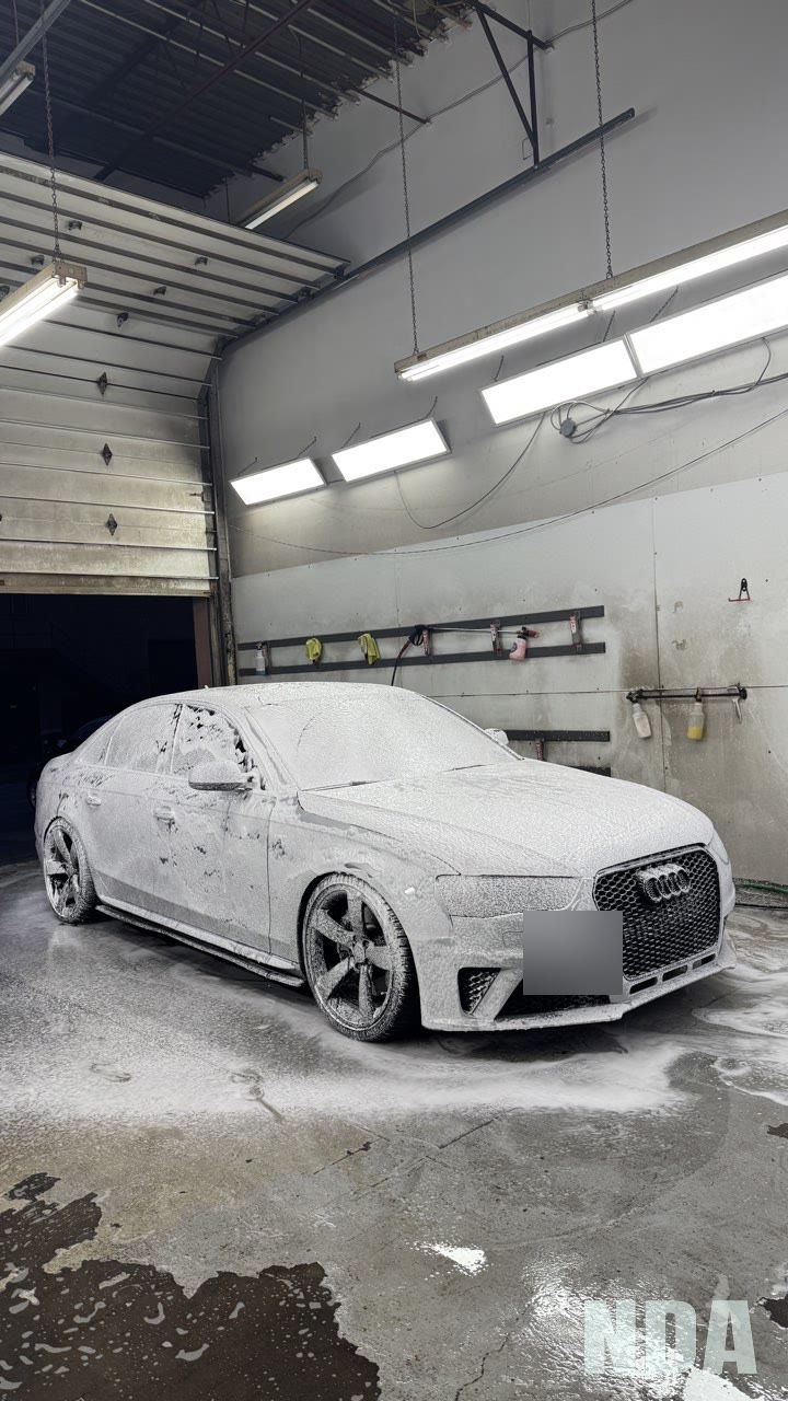 Buried in foam, roof to sill, Audi